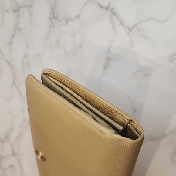 CHANEL Vintage Tan Long Wallet - Picture 4 of 16